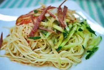 【美食懶人包】酸甜微辣的清新好滋味　泰式涼麵最對夏天的胃！
