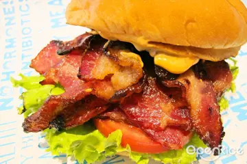 快來Burger Fix挑戰12層三盎司培根堡