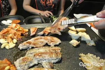 【開飯相簿搶先吃】超好康！不用排隊就能吃到八色烤肉~