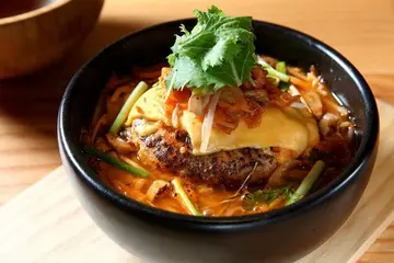 【新餐廳直擊】最適合肉食族的日本料理 咬一口肉汁四溢的漢堡排