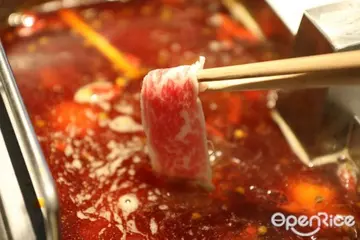吃火鍋還能看川劇變臉？搶先直擊「海底撈」現場