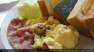 以假亂真絢麗紙雕！搭配早午餐文青一日遊~