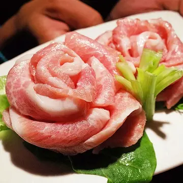 《這一鍋皇室秘藏鍋物信義殿》—穿越時空回到秦朝，鳳凰回巢鍋+御膳麻辣鍋滿足視覺及味覺