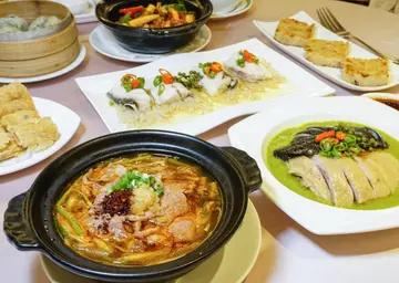 【美食精選】中西合璧椒麻青醬鴛鴦雞!超吸睛潮創中菜in高雄─漢來翠園粵菜餐廳