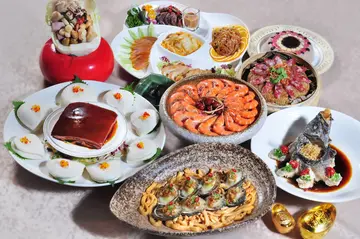 【年菜輕鬆找】招牌柿子甕佛跳牆瘋搶購!像帶主廚回家過年 台北凱撒年菜推紅饡玉脂東坡肉搶單