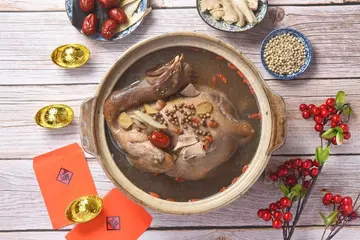 【年菜不煩惱】飯店主廚料理速成術！這款超夯「流沙包」熱銷出101大樓高 六福這些年菜意外賣得嚇嚇叫