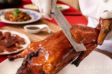 防疫滴水不漏，獨享安全的外食環境》經典美味搶攻味蕾，防疫期間美食吃起來！獨家推出限定料理外送服務，飯店好料讓你輕鬆吃 | 華泰大飯店集團