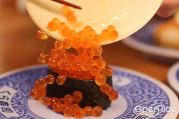 只有一周吃得到！鮭魚卵多到溢出來 藏壽司「鮭魚祭」奢華初登場