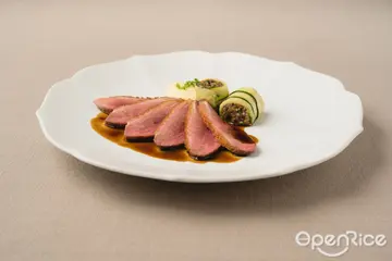 夏天吃混血料理不怕沒胃口！果香入饌酸香開胃 米其林餐盤推薦 Chou Chou法料夏季菜單新登場 