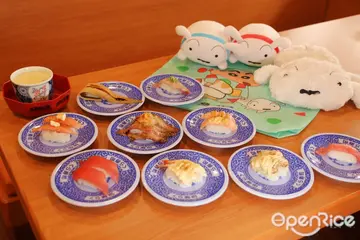 蠟筆小新超萌必搶滿額禮！與小白化身實用小物限量出沒 藏壽司首間桃園土藏店開幕