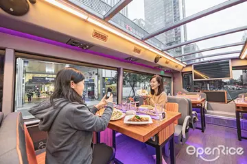 【台北】台北就要這樣玩！車上吃晶華酒店美食、唱KTV、開派對遊城 全台唯一雙層觀光餐廳巴士推尾牙春酒派對