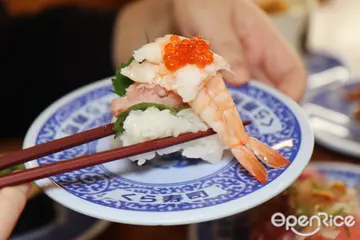 【全台】老饕最愛超值三貫回來了！攜手澎湃到快夾不起來「鮮蝦海鮮塔」打造海鮮祭 藏壽司加碼小丸子控最後機會滿額換萌Q袋