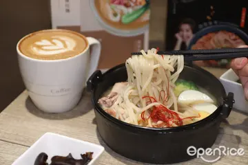 【全台】到咖啡廳也不用委屈吃！吃得到全球亞軍麵「干貝花雕雞湯麵」 怡客X老媽拌麵限量開賣聯名麵食