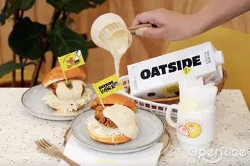 【全台】燕麥也可以這樣吃！燕麥酸奶醬加入炸肉餅堡 「好初早餐」攜手OATSIDE燕麥奶打造限時超萌燕麥聯名餐點