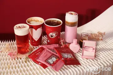【全台】跨界聯名打造最美粉嫩飲!攜手美妝INTEGRATE綻放迷人戀愛氣息 cama café限時推大馬士革玫瑰系咖啡