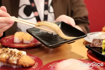 【全台】聯名款只送不賣！攜手超夯鯊鯊Gawr Gura推主題店 壽司郎加碼星鰻壽司史無前例只要30元