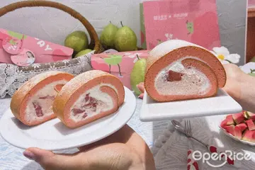【全台】今冬最美夢幻粉嫩生乳捲！重磅聯名「千千」  亞尼克推「甘芭DAY生乳捲」夢幻登場