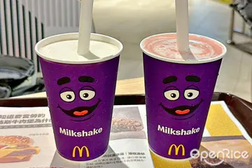 【全台】睽違9年終於回歸!必收藏韓國超夯同款「奶昔大哥毛毛包」 麥當勞限店開賣經典「奶昔」