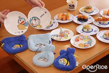 【全台】哆啦A夢迷都能有的超萌束口袋！台灣饕客最愛「滿鮭祭」開跑 藏壽司必收藏滿額贈開搶 