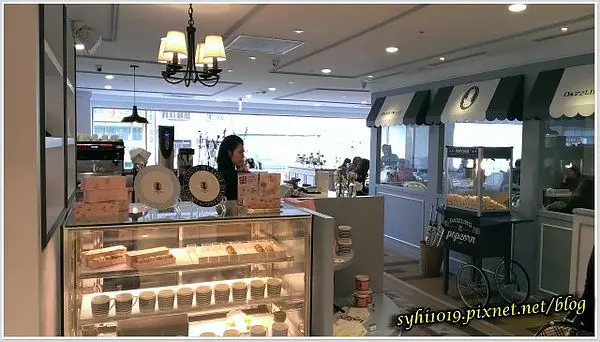 Dazzling Cafe 高雄店