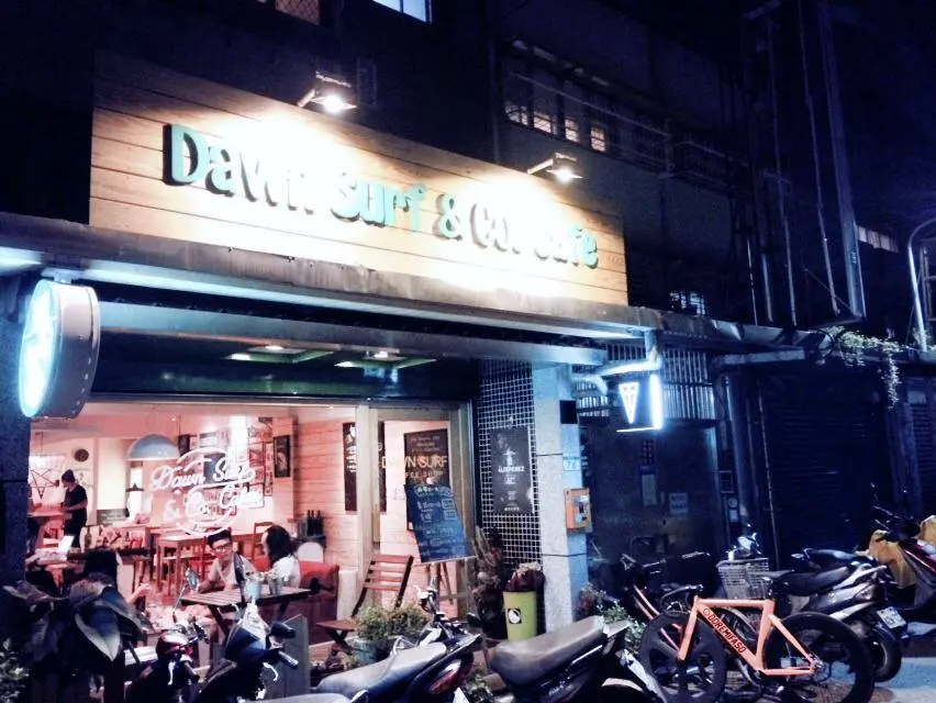 Dawn Surf & Co. Cafe