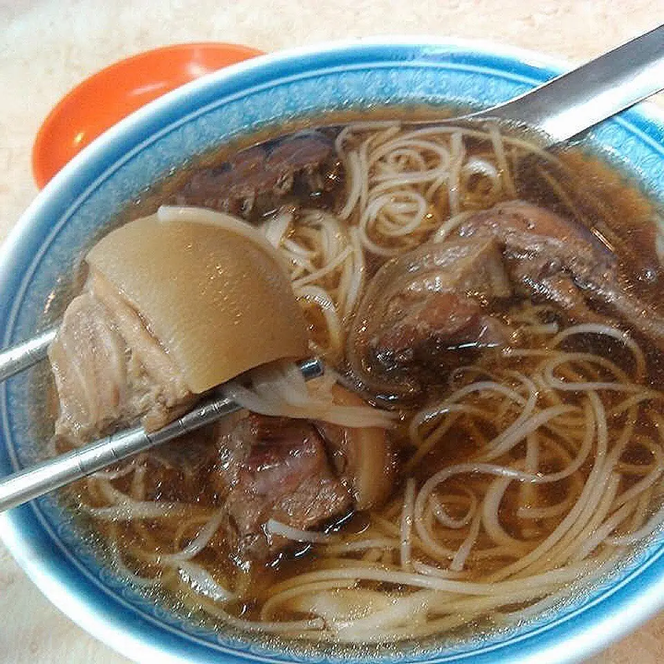 蔡記後車頭-菜頭排骨湯