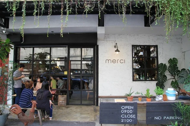 Merci cafe-door-photo