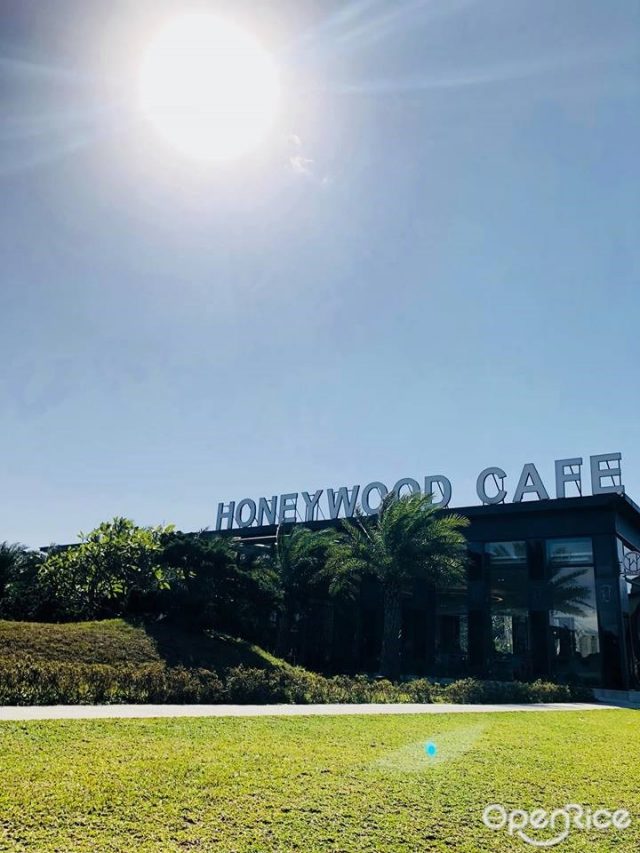 HoneyWood Cafe-door-photo
