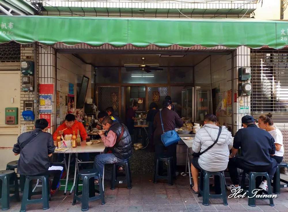協進國小後門兩元黑輪店