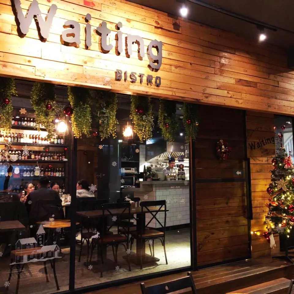 Waiting Bistro