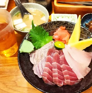 鶴亭屋