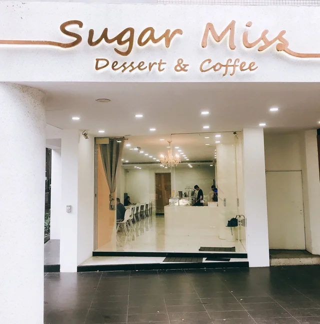 Sugar Miss-door-photo