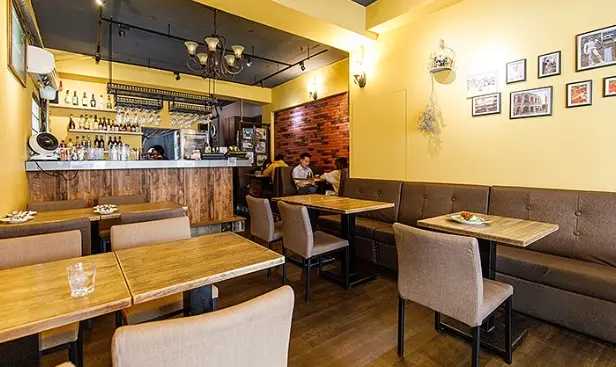 豔陽下義大利小餐館