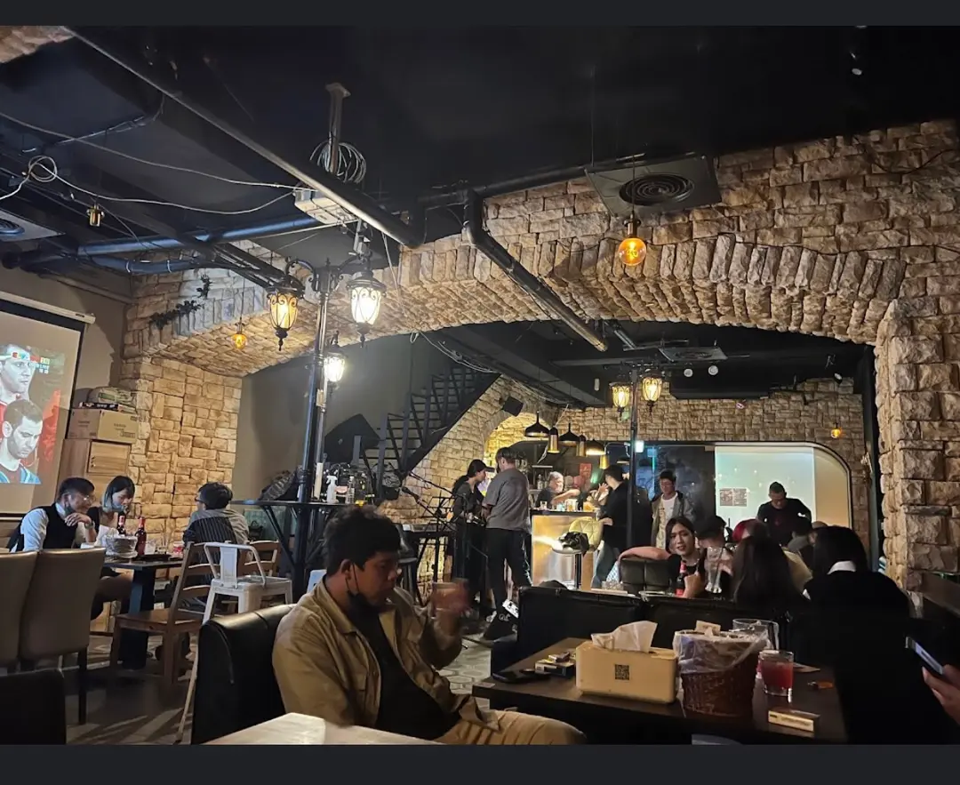 不熟人餐酒館 Unfamiliar