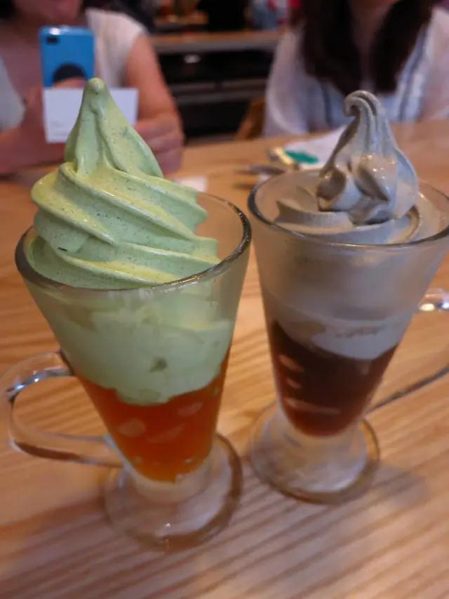 金萱、鐵觀音雙淇淋