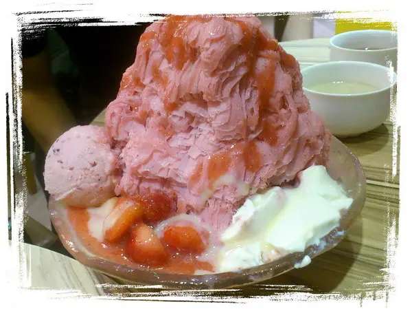 新鮮草莓棉花甜