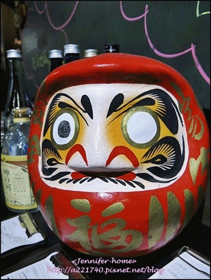 日式裝飾品大都是日本帶回來的，會以為是在日本居酒屋裡