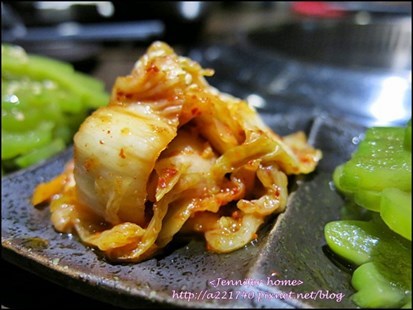 台製韓式泡菜的菜梗好脆，吃起來不算太辣味道好!!