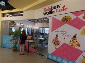 Rainbow waffle café