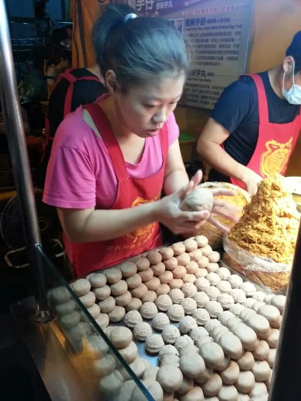 三姊弟共同經營，分工合作很有默契。