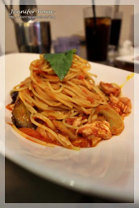 普羅旺斯茄汁燻雞義大利麵(單點$180)