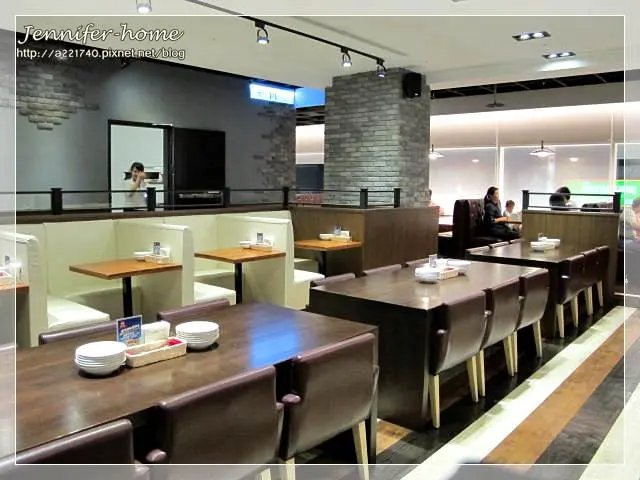 寬敞.乾淨.明亮的環境,不喜歡桌近桌的擁擠感覺