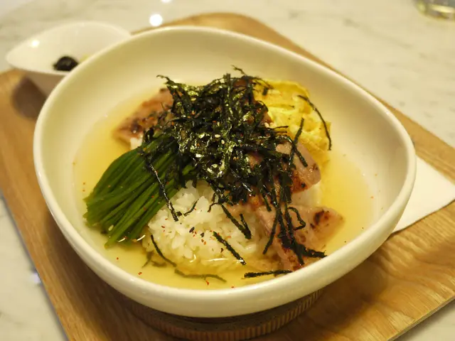 阿里山金萱茶佐里肌湯飯