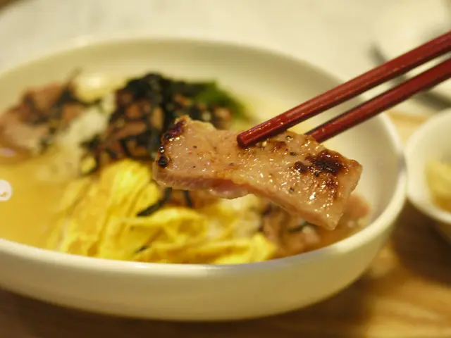 阿里山金萱茶佐里肌湯飯