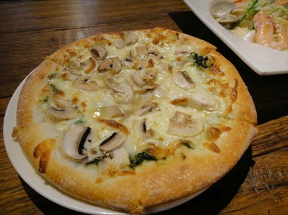 青醬磨菇pizza