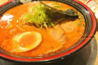 麻辣豚骨叉燒拉麵