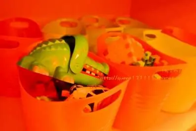 店家還提供了一些玩具,讓帶著吵嘻嘻、頑皮的小孩子的媽媽們可以給小孩玩