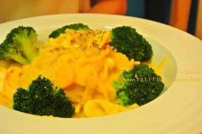 雖然是白醬但南瓜的味道沒有被蓋住,仍然可以吃到香濃的南瓜味,奶油的香度恰到好處,還蠻好吃的唷