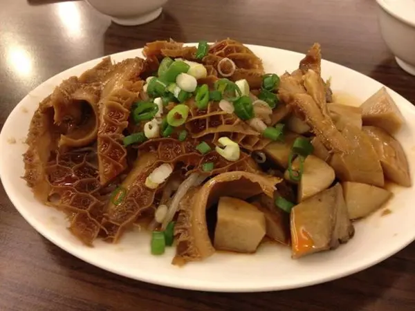 川式滷水牛肚 80元,杏鮑菇 30元