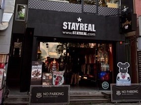 StayReal Café